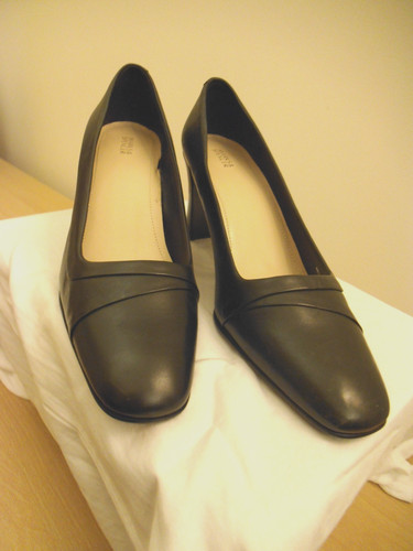 Black leather court shoes - leather,