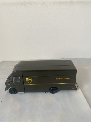 Revell ups van - revell,