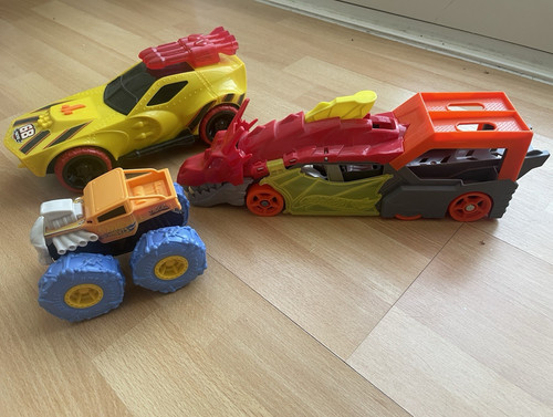 Hot wheels monster trucks - hot,