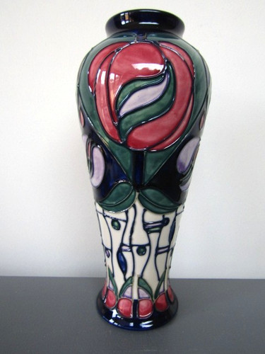 Moorcroft vase rennie - moorcroft,
