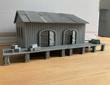 28mm Railway Warehouse Shipping Building Train Station Building with Platform