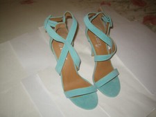 Ladies shoes ‘ ESSEX Glam ‘ – size 5 – bluey / green – good condition