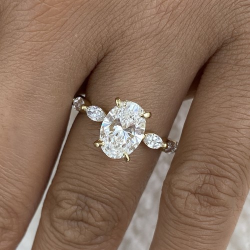Diamond ring vvs2 - e, oval