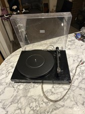 Pro-Ject Debut Carbon Turntable Piano Black With 2m Red Stylus 