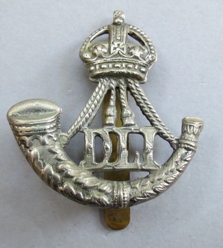 Military cap badge durham - k/c,
