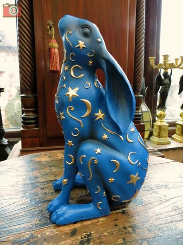 Moon gazing hare magical - moon,