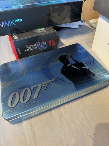 James bond 007 - spy, cards