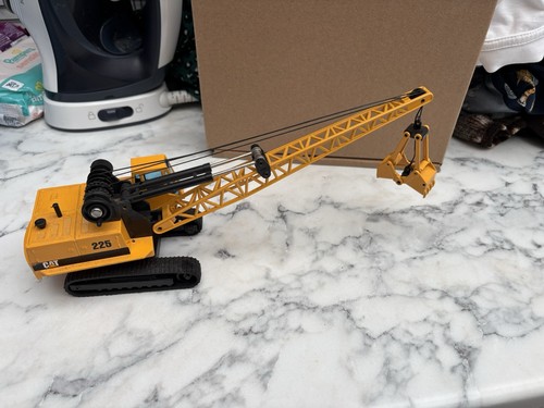 Cat 225 crane model - cat,