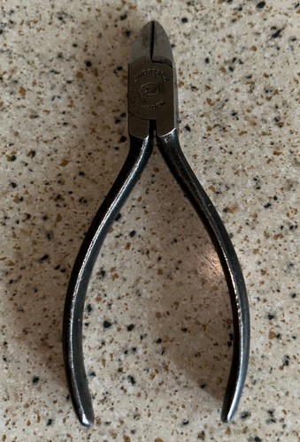 Small side cutters nips - side,