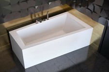 Offset corner bath intima - offset,