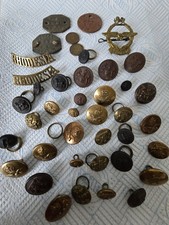 Selection Of WW2 RAF Buttons And Dog Tags.