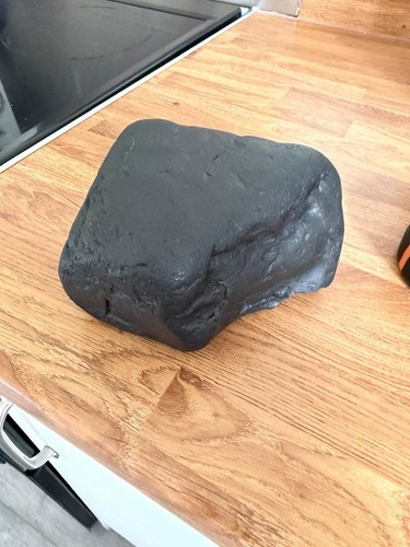 Whitby jet unpolished natural - jet,