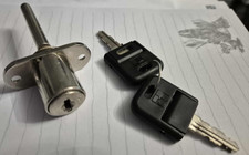 Pedestal Lock with 2 Keys