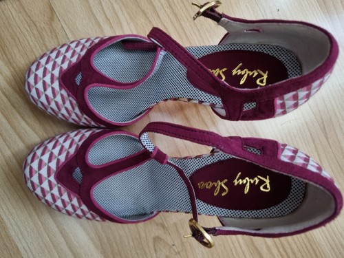 Ruby shoo hatty - shoo,