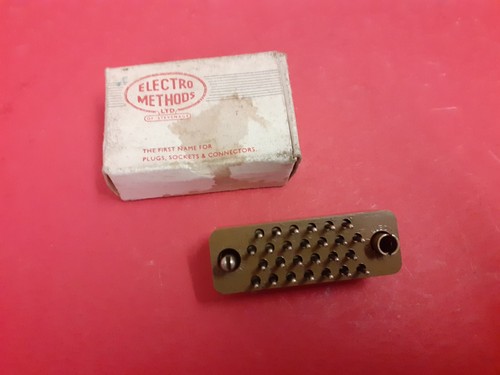 Plug way chassis - plug,