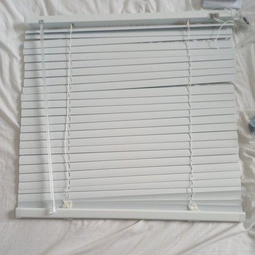 White aluminum venetian - ,