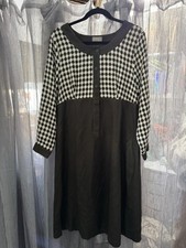 PATRA - 100% SILK DARK GREEN/