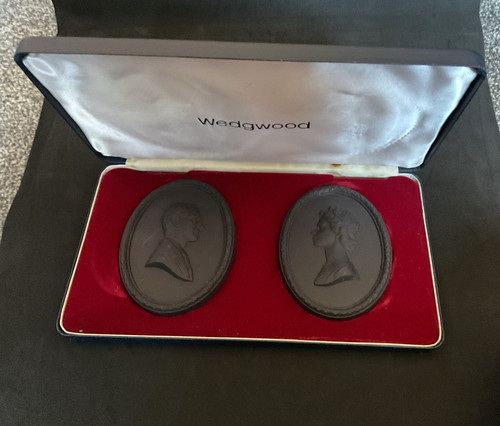 Rare wedgwood black basalt - black,