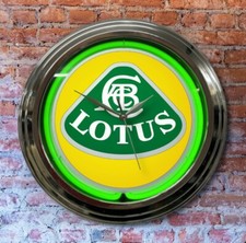 Lotus yellow / green neon wall