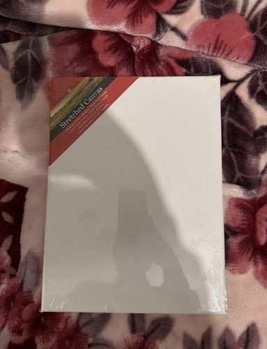 Stretched canvas 12 - 9, medium