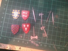 4 Medieval Shields painted 6 plastic weapons 54mm scale metal /plastic