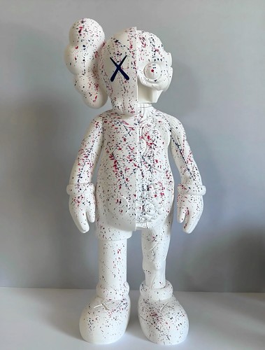 2ft tall kaws - 2ft, art