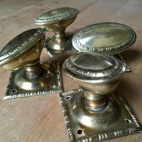 Brass door knobs - x4,