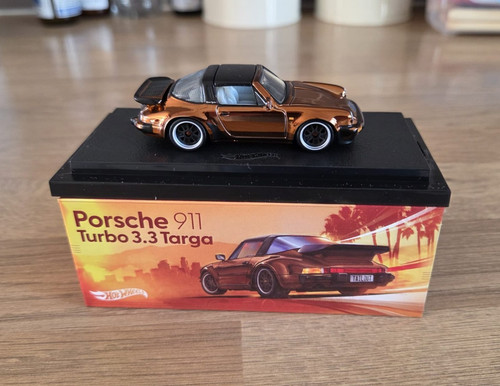 Hot wheels red line club - red,