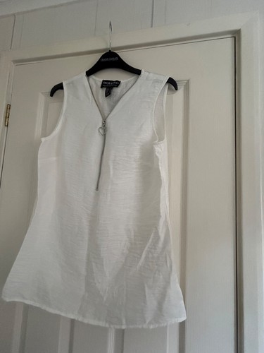 Bnwt ladies frank lyman top - bnwt,
