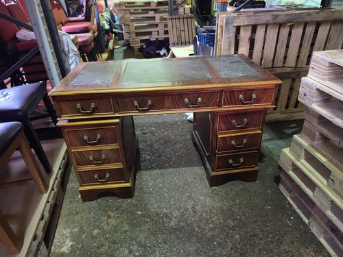 Chesterfield captains chair - chesterfield,