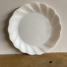 Arcopal Dinner Plates White Fluted Swirl Design Milk Glass France - 27cm