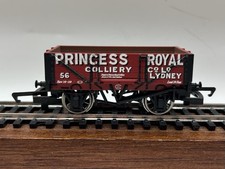 OO Hornby R6282 4 Plank Open