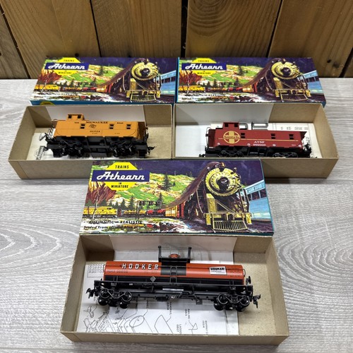 Athearn gauge train - train, cars