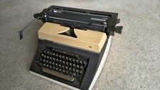 Triumph Matura 300 Mechanical Typewriter. Fabric Cover. Working But Not Tested
