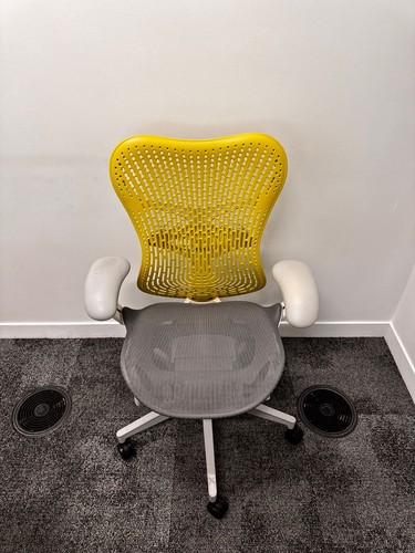 Herman miller mirra office - 2,