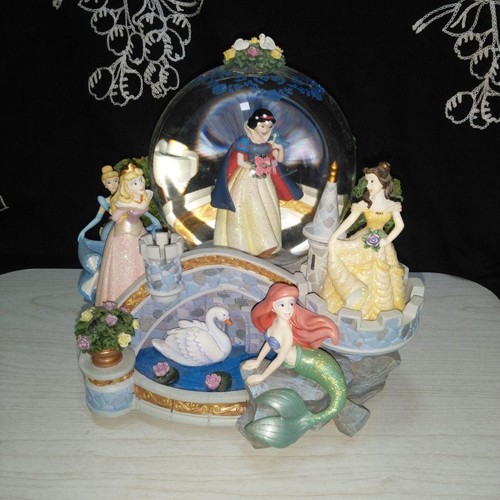 Disney princess snow globe - snow,