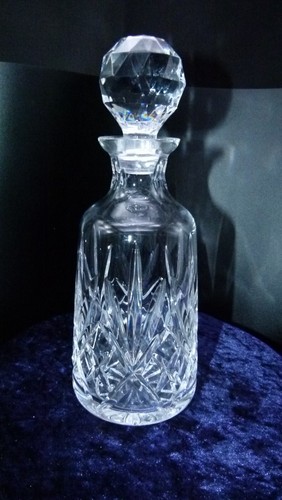 Cut crystal decanter round - crystal,