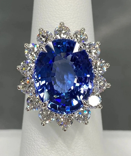 Oval cut natural sapphire - 7,
