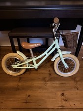 Pendleton Somerby Girls Balance Bike With Basket 12-inch Wheels