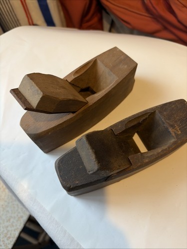 Vintage wooden hand - x,