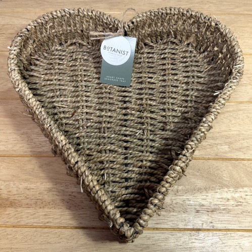 Woven heart shape seagrass - shape,