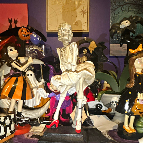 Hallow eve in skeleton - eve,