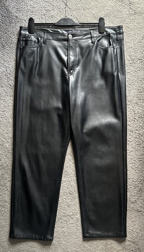 Size short black faux - m&s, 18