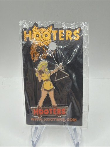 New hooters sexy blonde - new, hooters,