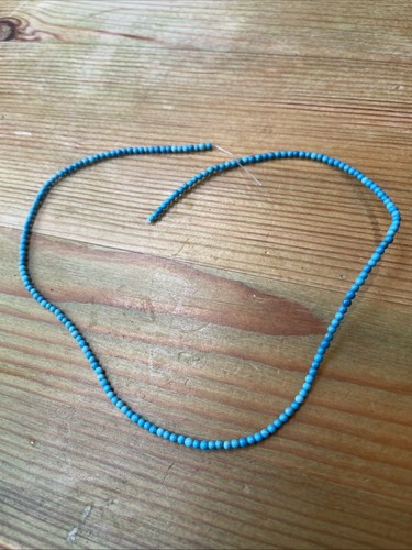 Dyed blue magnesite 2mm - magnesite, strand