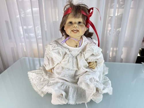 Artist doll collector - artist,