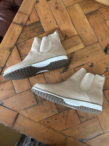 Emu taupe leather ankle boots - taupe,