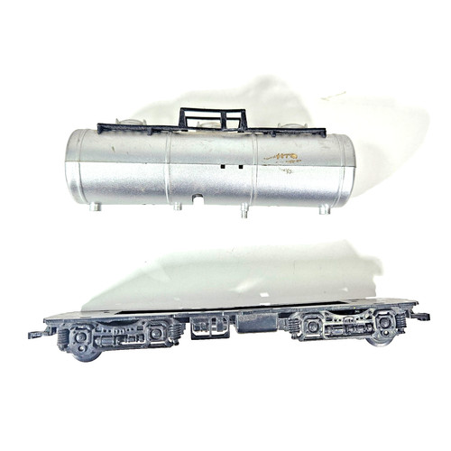 Gauge silver tanker car body - tanker,