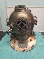 US Navy Mark V Diving Divers