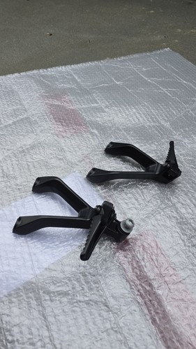 Pillion foot pegs - pegs, honda